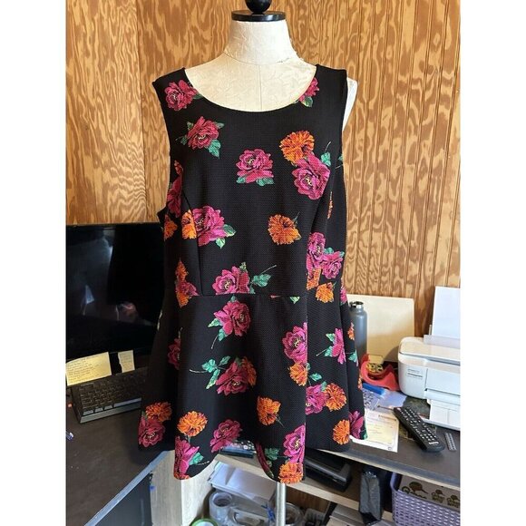 TORRID Women's 2 (2X) Floral Hi-low Ponte Peplum Sleeveless Floral Top Black - Picture 2 of 11
